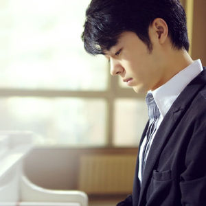 一边操逼一边打电话,操她
